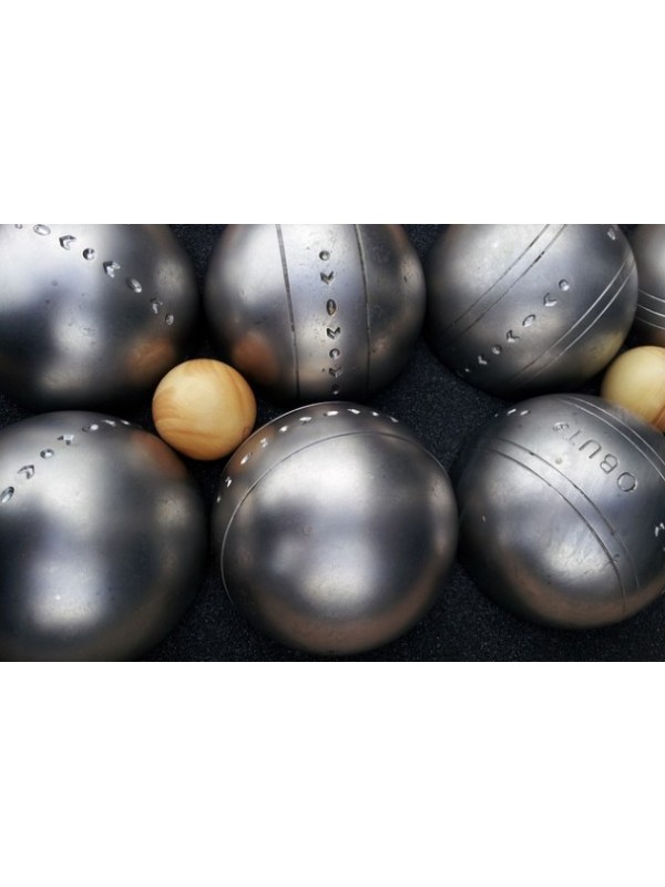 Ball of petanque Obut comparative